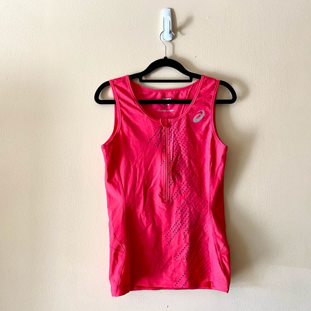 ASICS Motion Dry Workout / Running Tee in Pop Pink with back pockets Size M